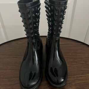 Capelli New York Black Studded Rain Boots. Size 8